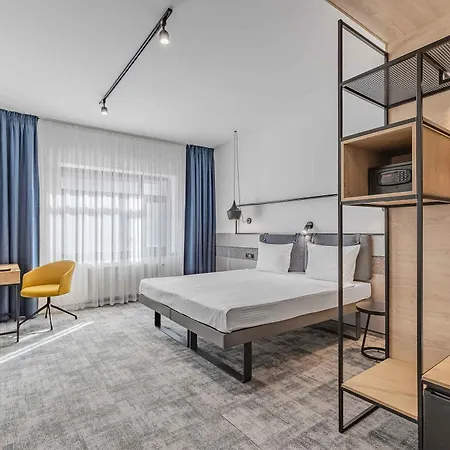 Iq Hotel
