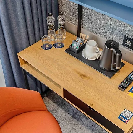 Iq Hotel 3*