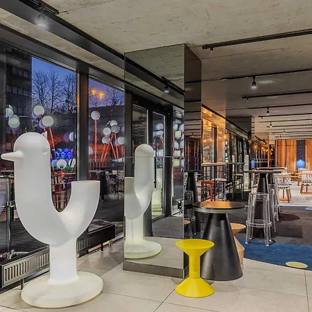 Iq Hotel